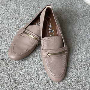 CLAVIN KLEIN WOMEN'S LOAFER - SIZE 6